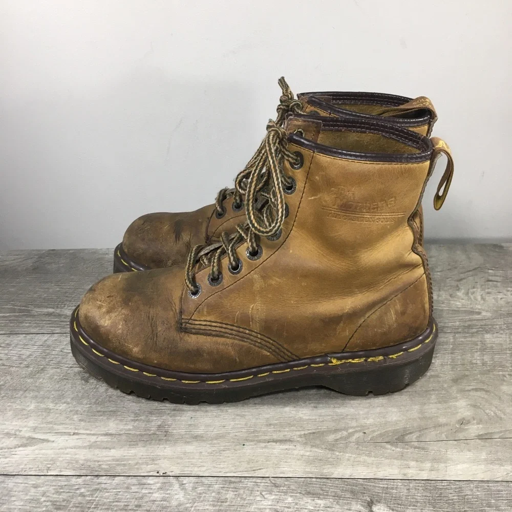 Vintage Docs Dr. Martens 1460 Distressed England Leather Men Combat Punk Boots 8